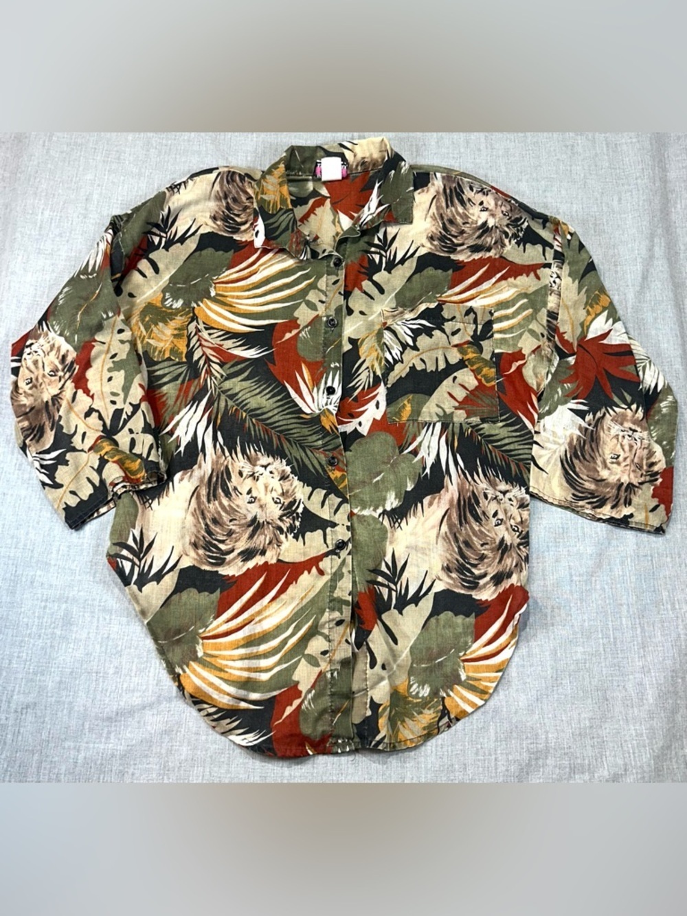 Vintage 90s JUST KAREN safari Print 3/4 Sleeve Button-Up Shirt